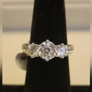 Beautiful sterling silver 925 cz size 6.5
